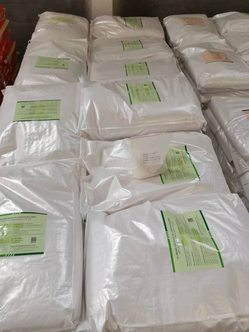 Pub ntxiv rau pw hens